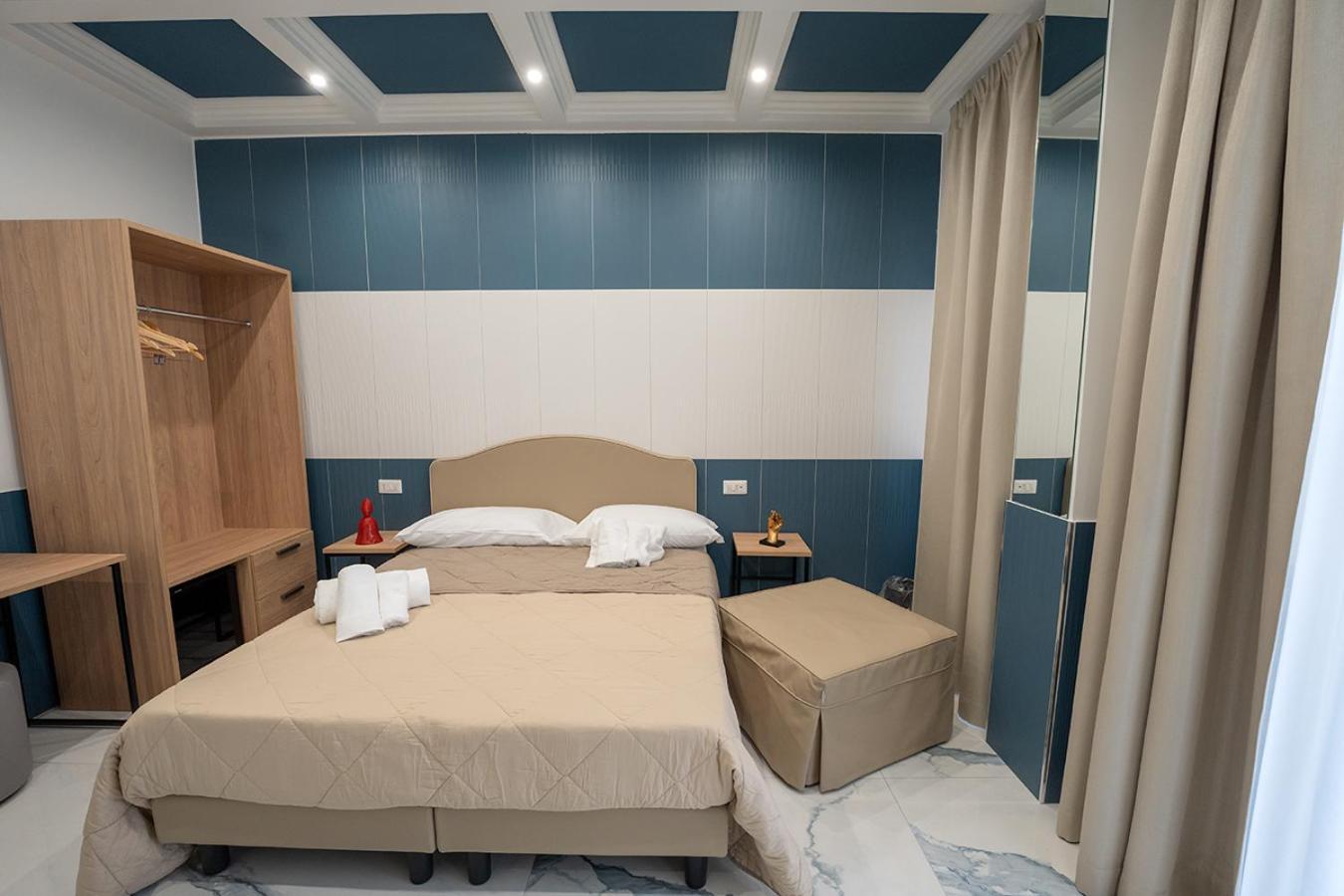 P.C. Boutique Medina H. Napoli Centro, By Clapa Group Hotell Eksteriør bilde